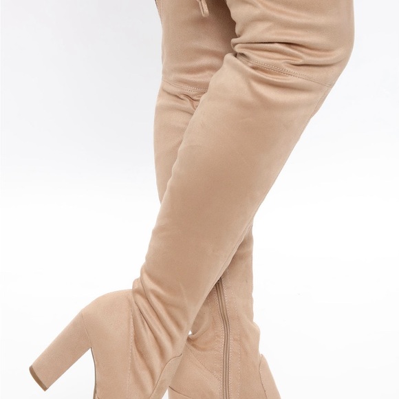 Fashion Nova Over The Knee Boots!🌸 - Picture 2 of 6